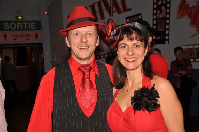 min 2010 11 13 fous swing 194